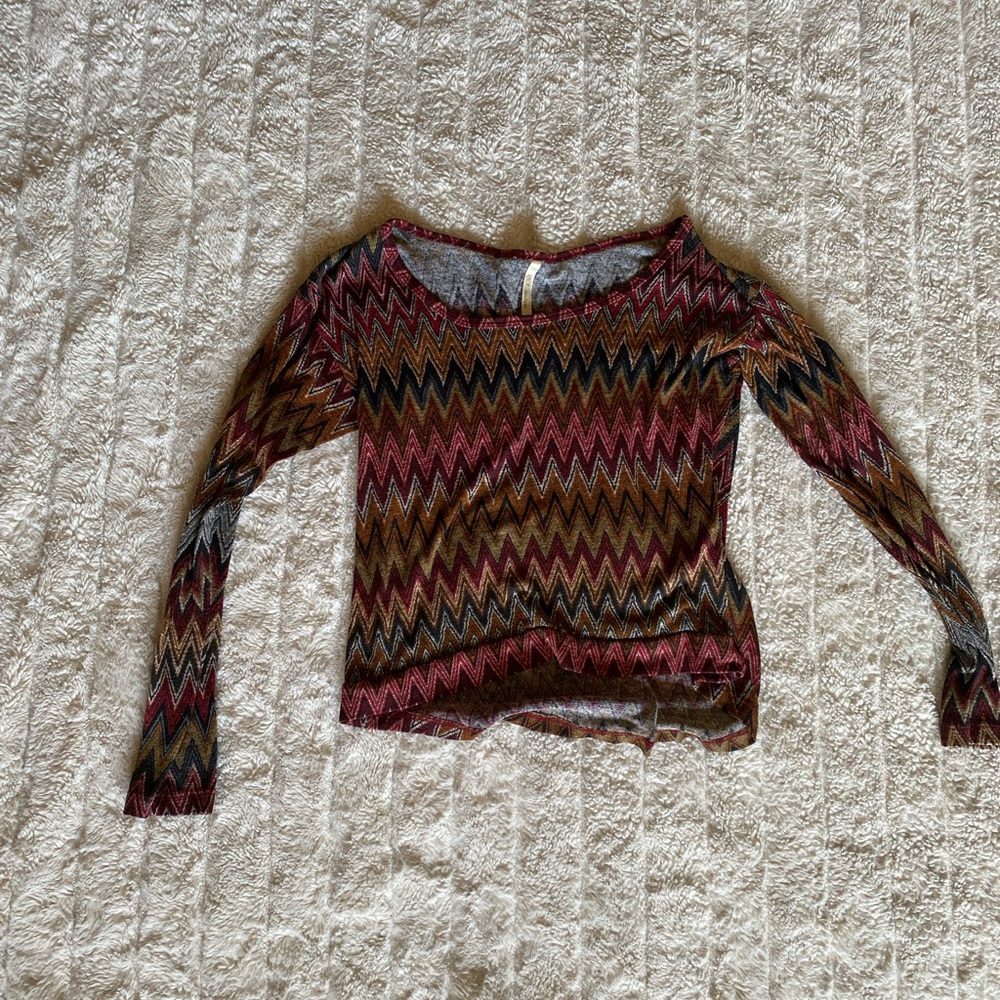 Chevron Pattern Long Sleeve Top